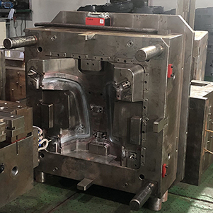 后保險杠左右裝飾板模具